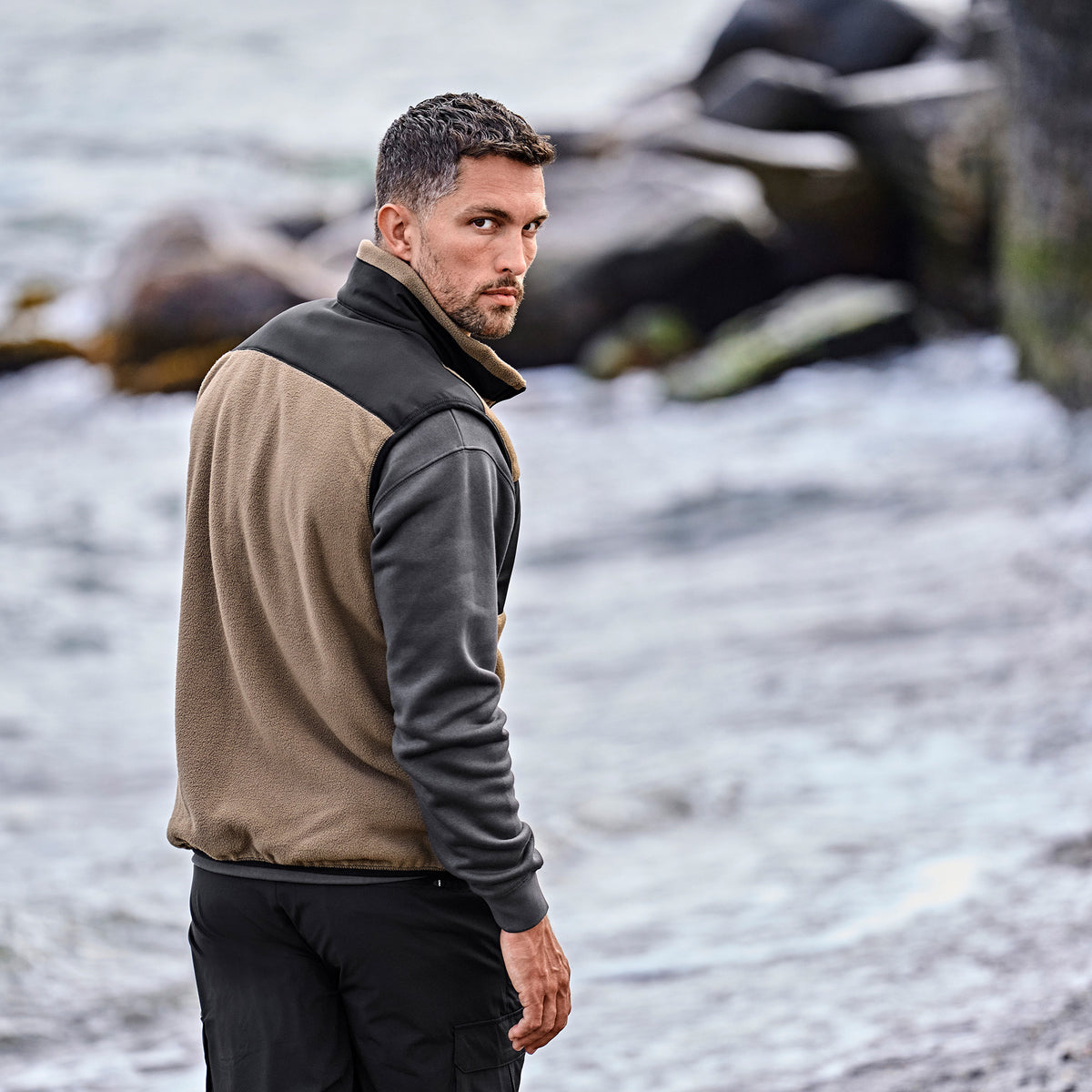Mountain Fleece Bodywarmer | CLAY/BLACK