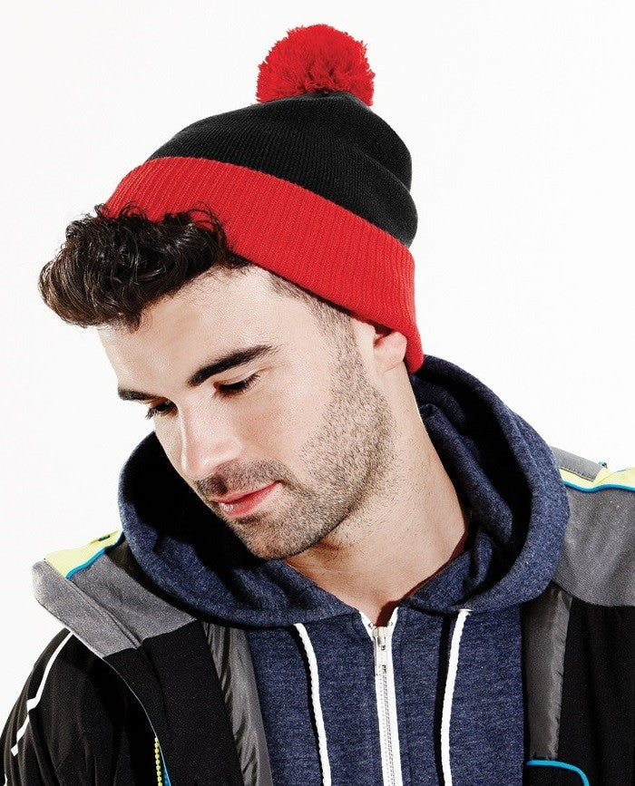 Snowstar Two-Tone Beanie | BLACK/BRIGHT RED