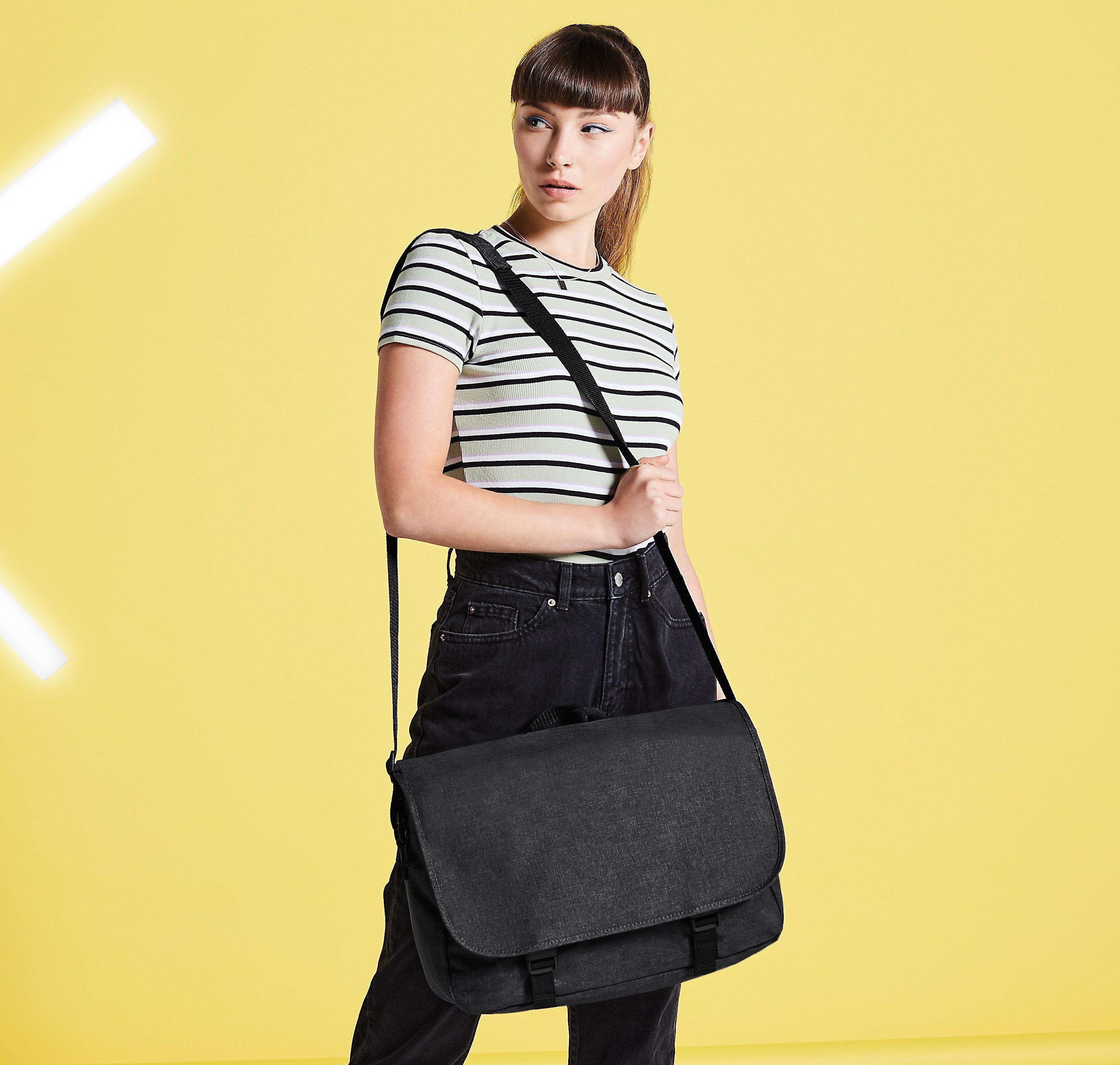 Two Tone Digital Messenger | GREY MARL