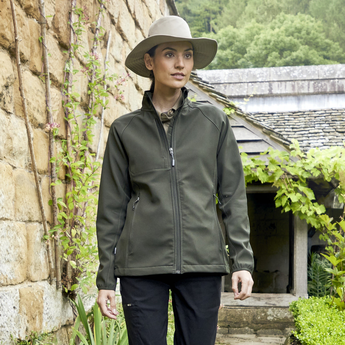 Expert Ladies Basecamp Softshell Jacket | DARK CEDAR GREEN