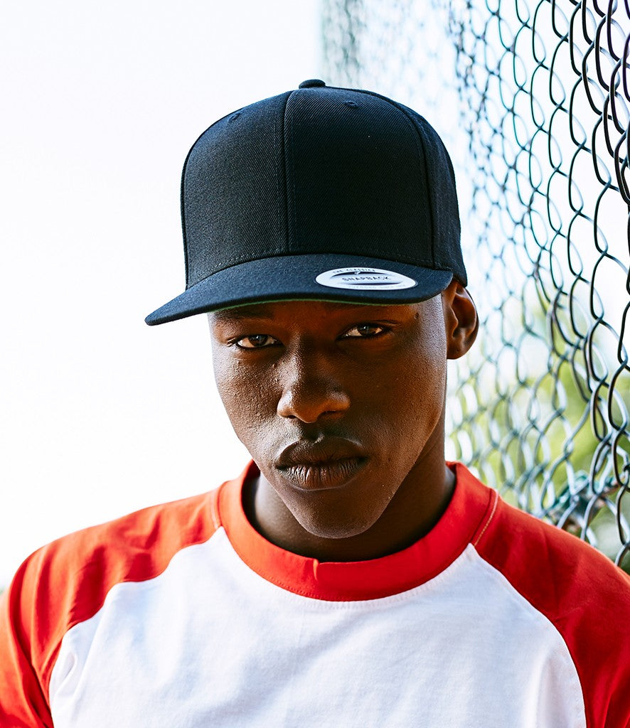 The Classic Snapback | RED (GREEN UNDERPEAK)