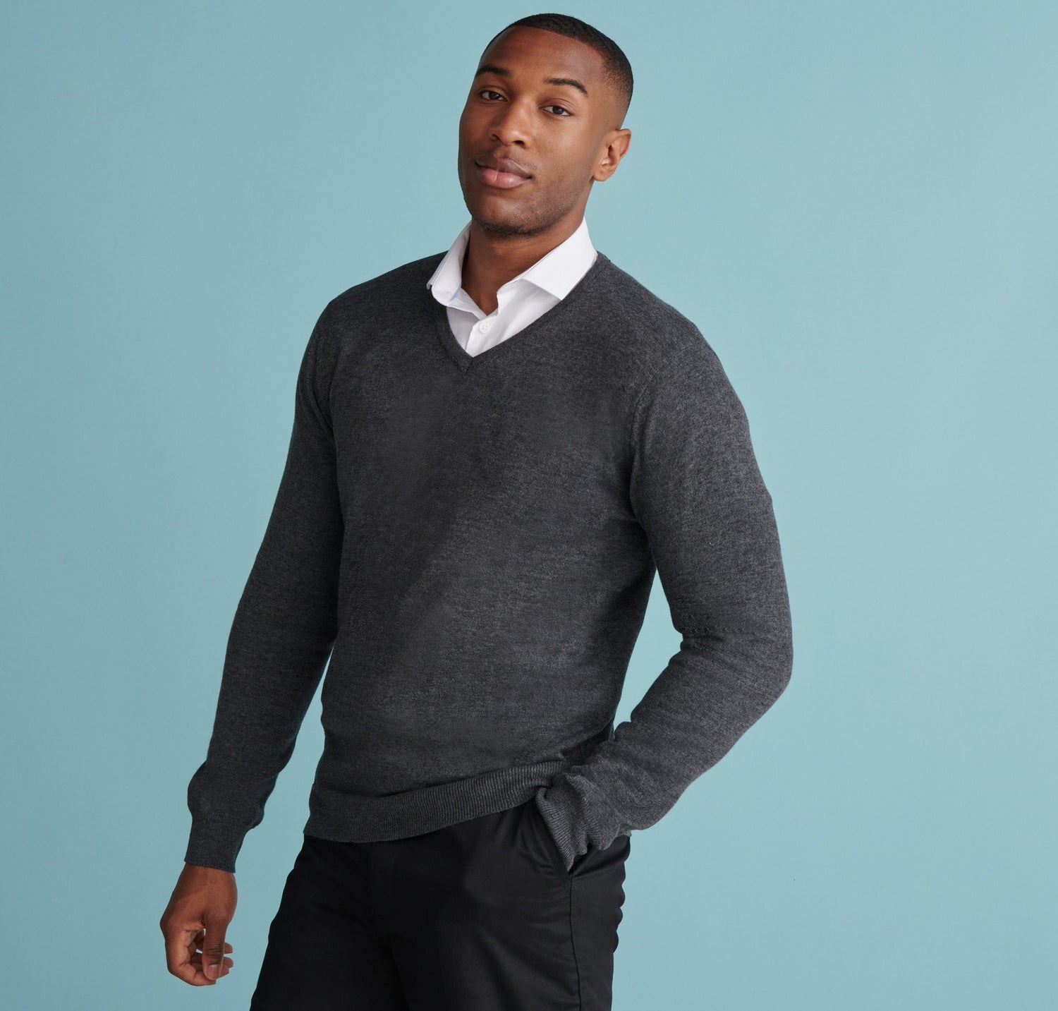 Mens Lightweight V-Neck Jumper | BLACK