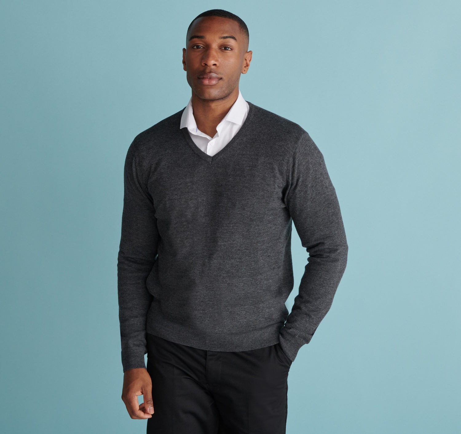 Mens Lightweight V-Neck Jumper | BLACK