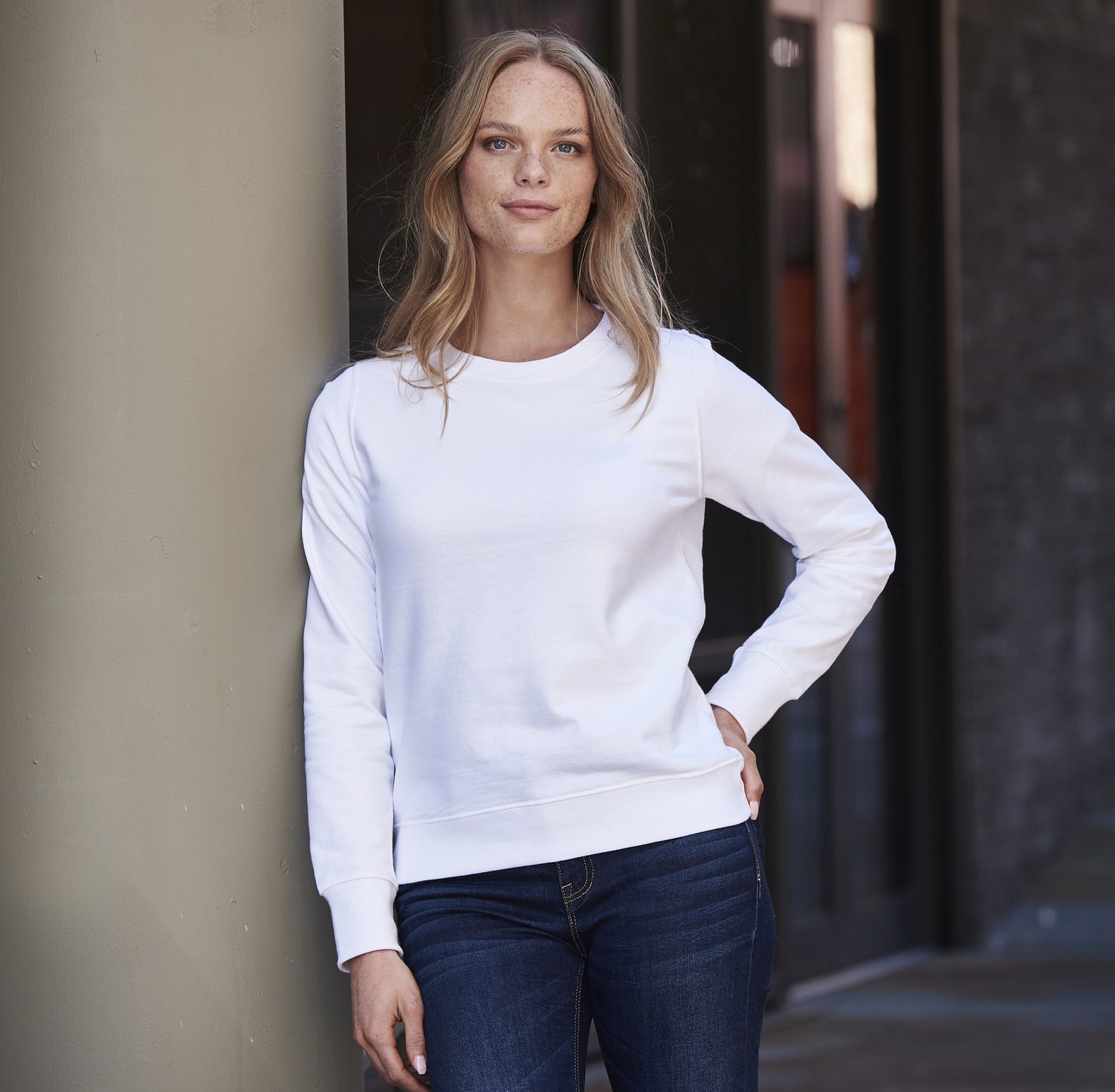 Ladies Sweatshirt | DEEP BLACK