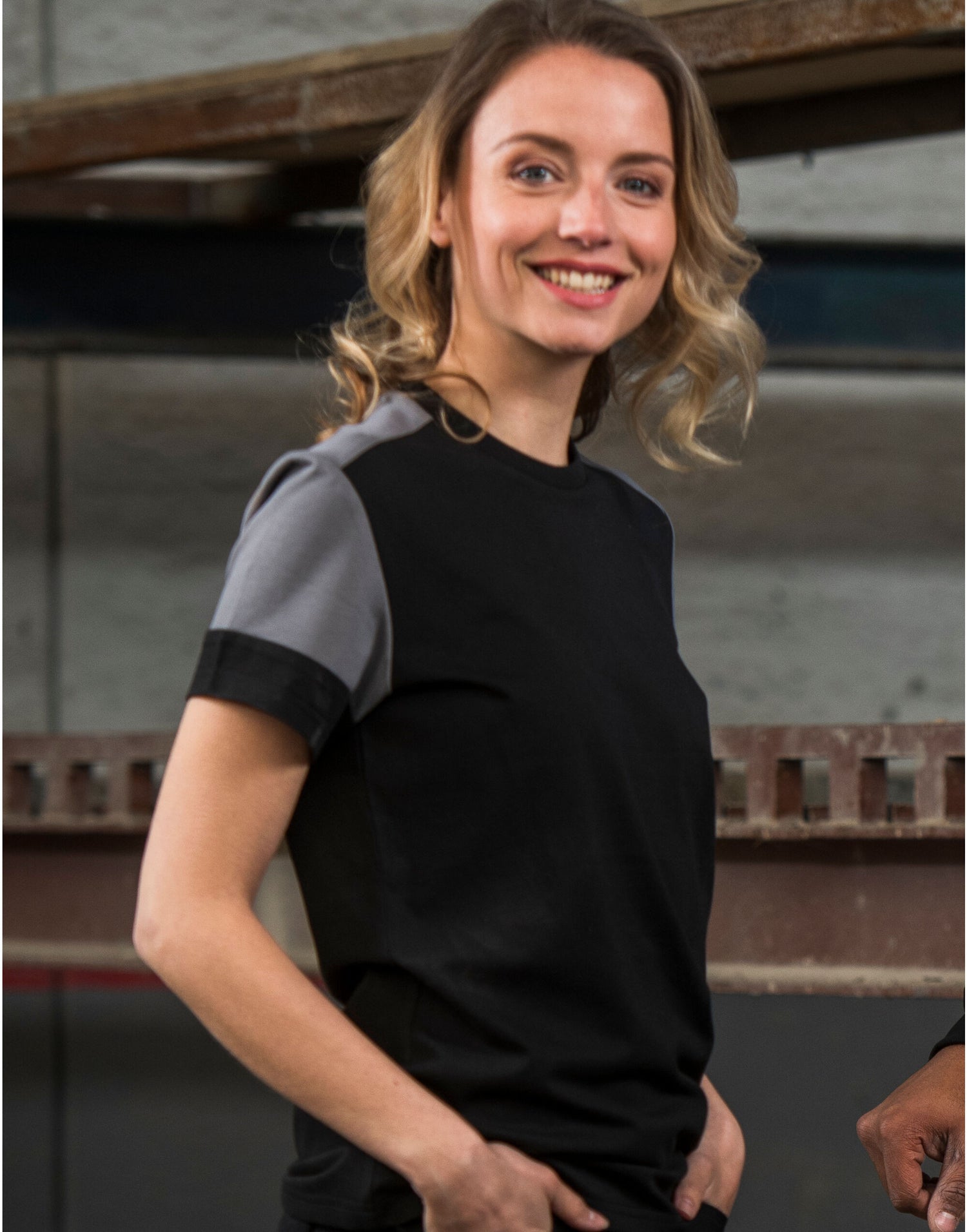 Two Tone Ladies T-shirt | BLACK/ORANGE