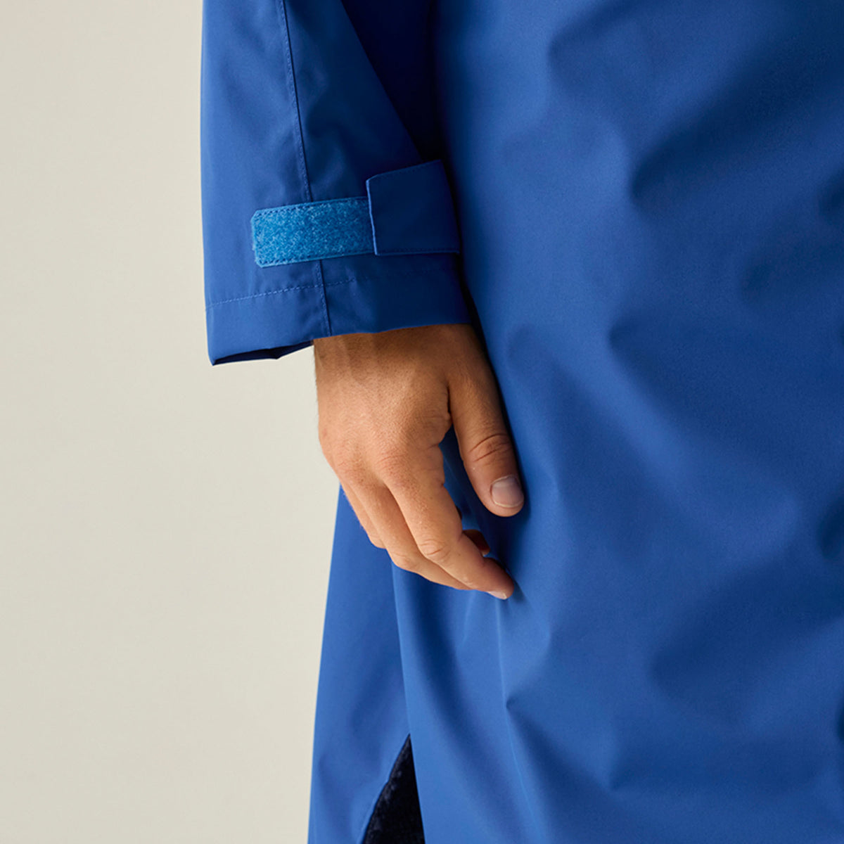 Pro Changing Robe | NEW ROYAL/NAVY