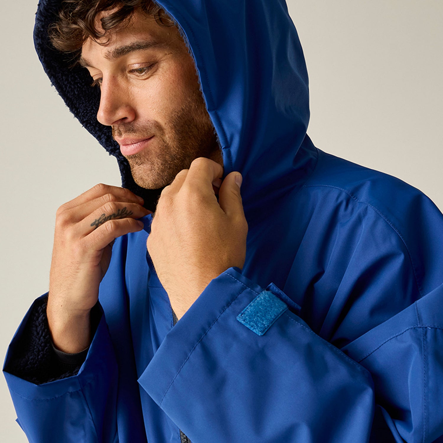Pro Changing Robe | SLATE GREY/BLACK