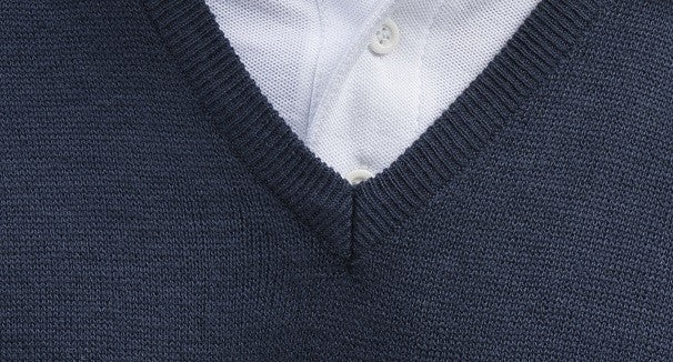 Pro V-Neck Sweater | NAVY