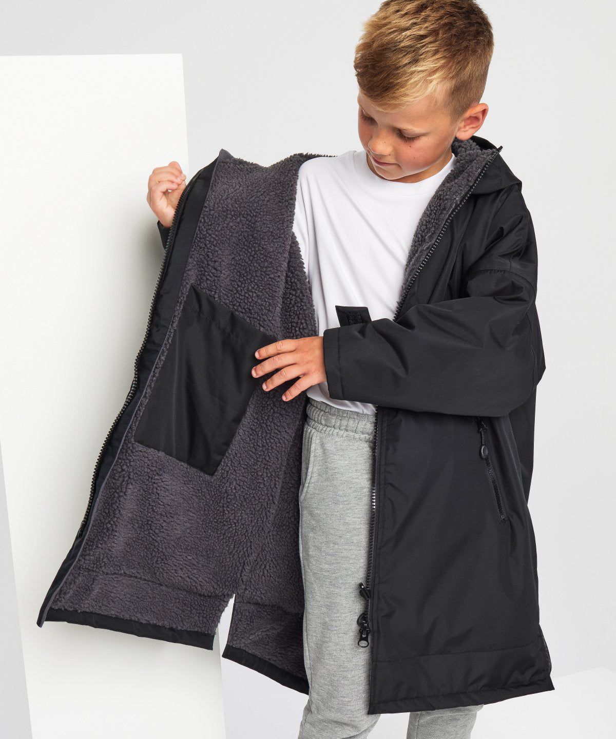 Kids All Seasons Waterproof Changing Robe | BLACK/SUN YELLOW