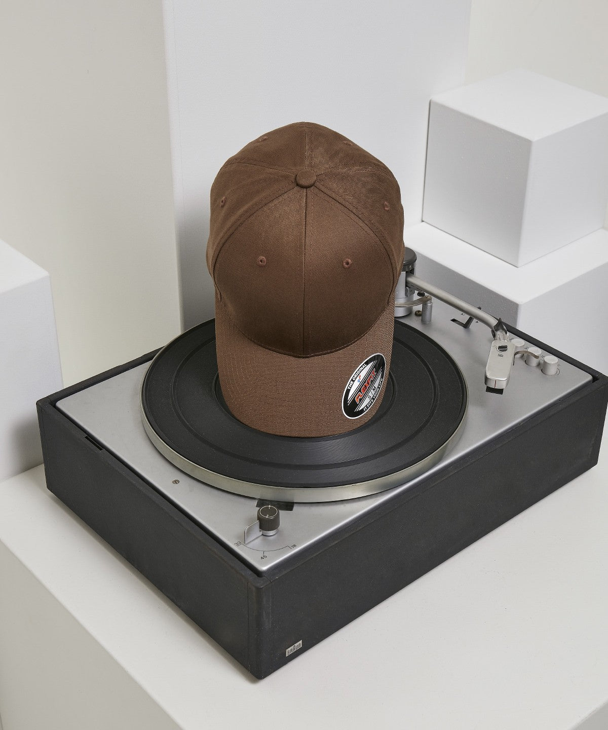 Flexfit Fitted Baseball Cap | GOLD (SILVER UNDERPEAK)